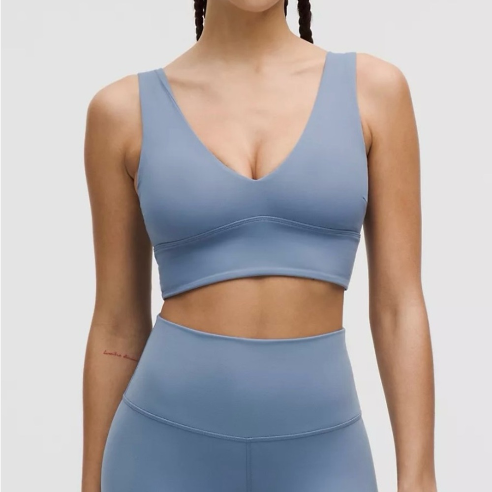 lululemon Align™ V-Neck Bra
Light Support, C/D Cup size 8 in Washed Denim